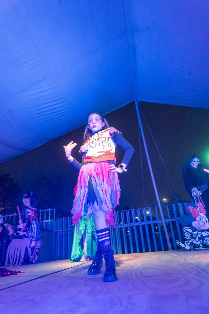 Presentación artística de Halloween en Sagesse